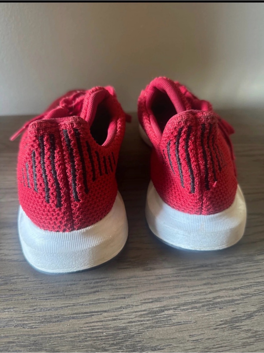 Red Addidas - Picture 4 of 4